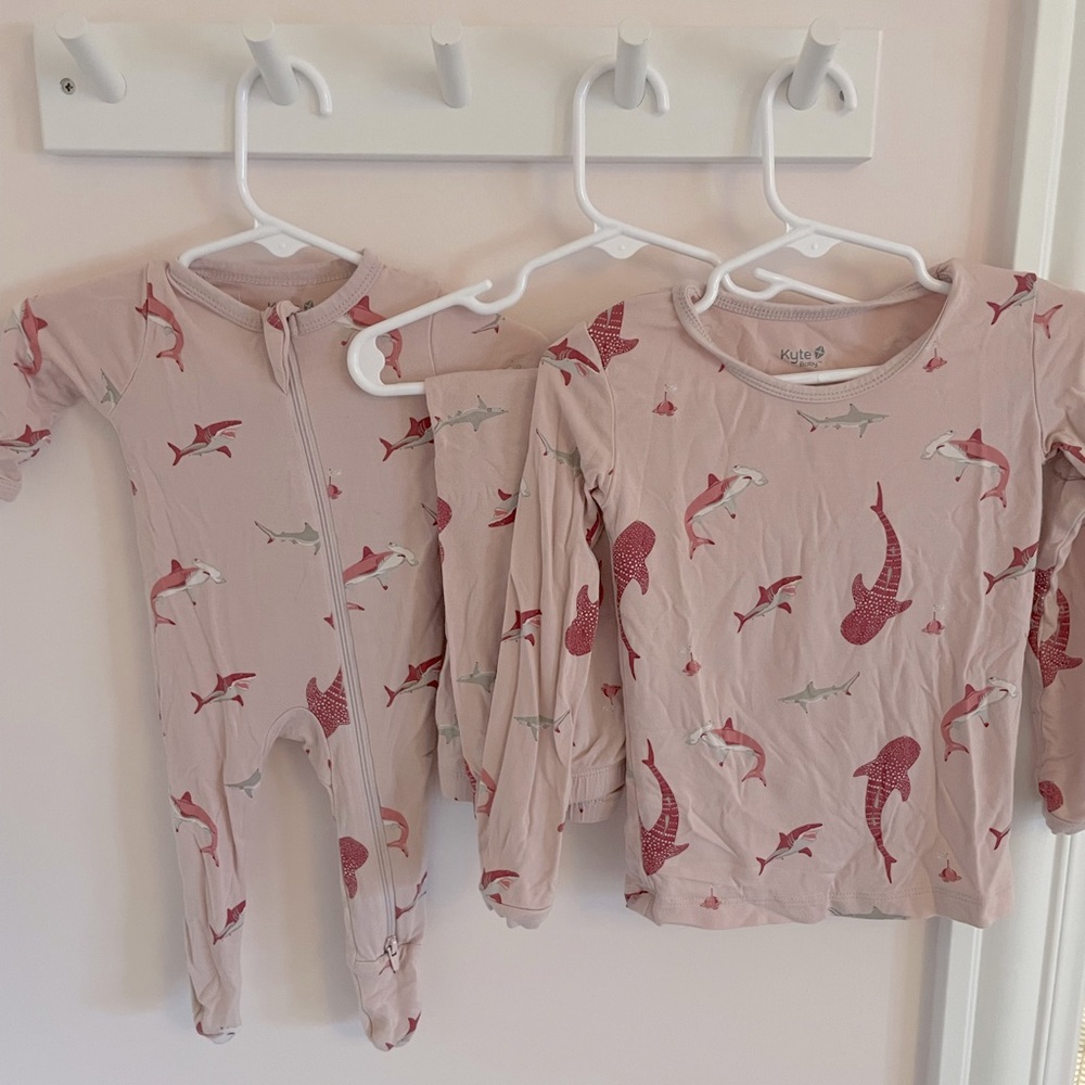 EUC Kyte Shark Pajamas Sib Set 3T + NB